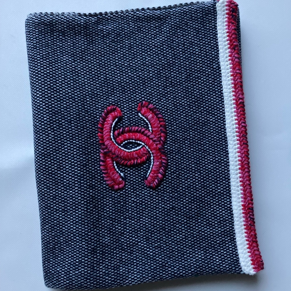 Chanel 100% cashmere scarf